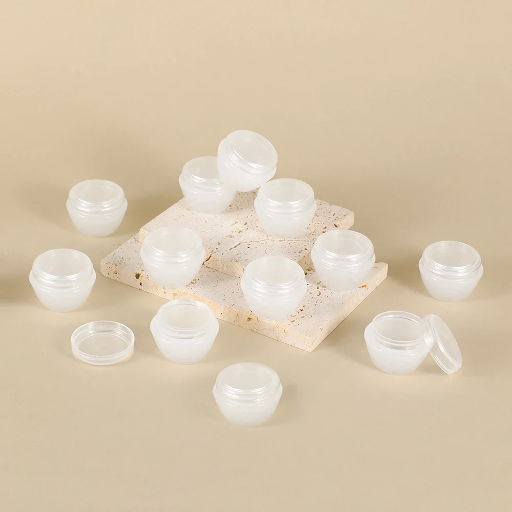 10 stuks 10g doorschijnende kleine plastic reisformaat potten voor crèmes hervulbare cosmetische containers met deksel voor lotion, make-up