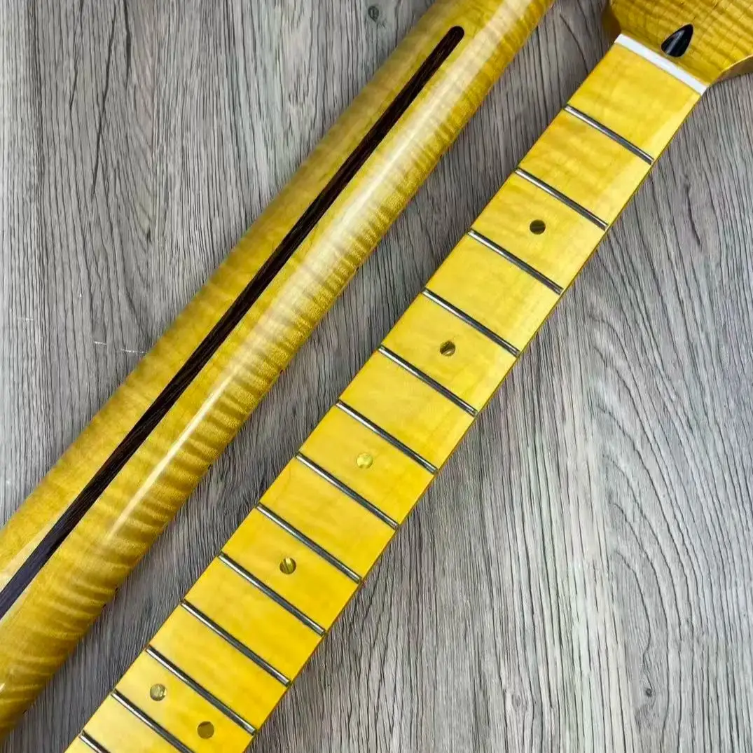 Manche de guitare ST, touche en érable, motif de flamme légèrement jaune, brillant, 22 niveaux