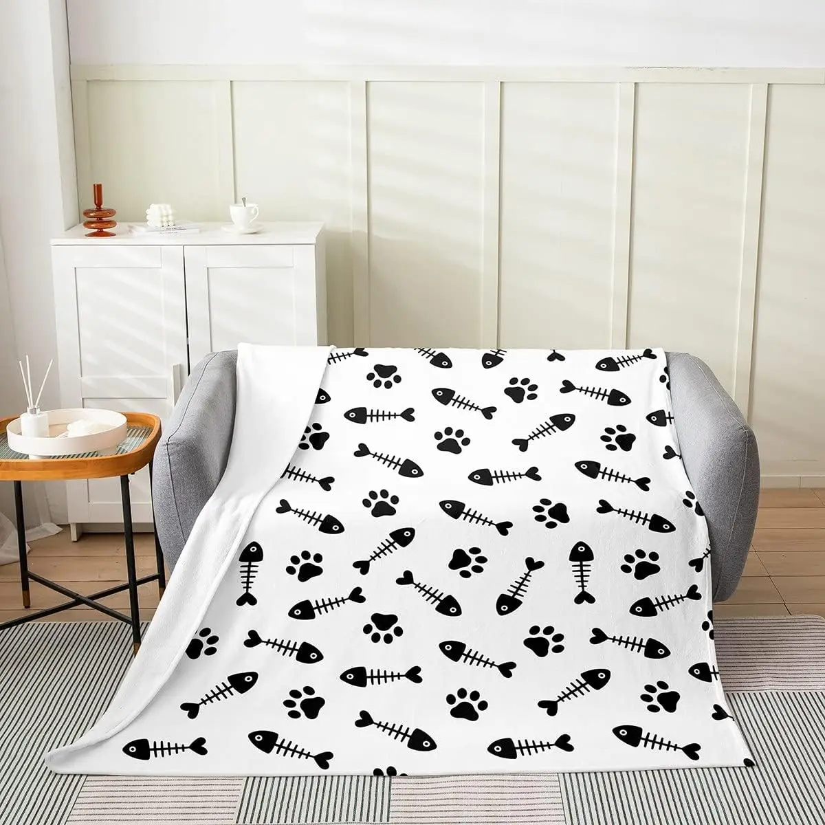 Cartoon Fish Bones Bed Blanket,Pet Animals Theme Flannel Blanket for Room Decor,Cat Paw Print Fleece Blanket for Kids