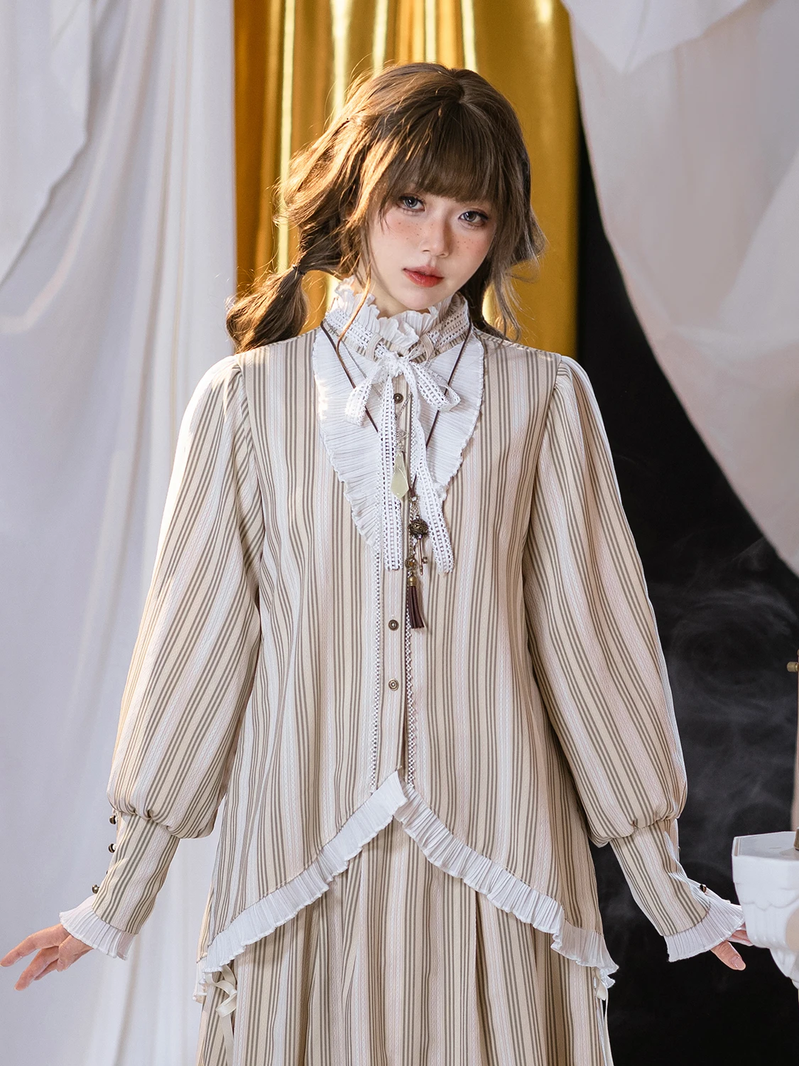 

Classical Retro Floral Pleated Long Sleeve Shirt Dress Thin Tailed Steam Continent Mr. Vintage Style Women's Fashion Sprin...