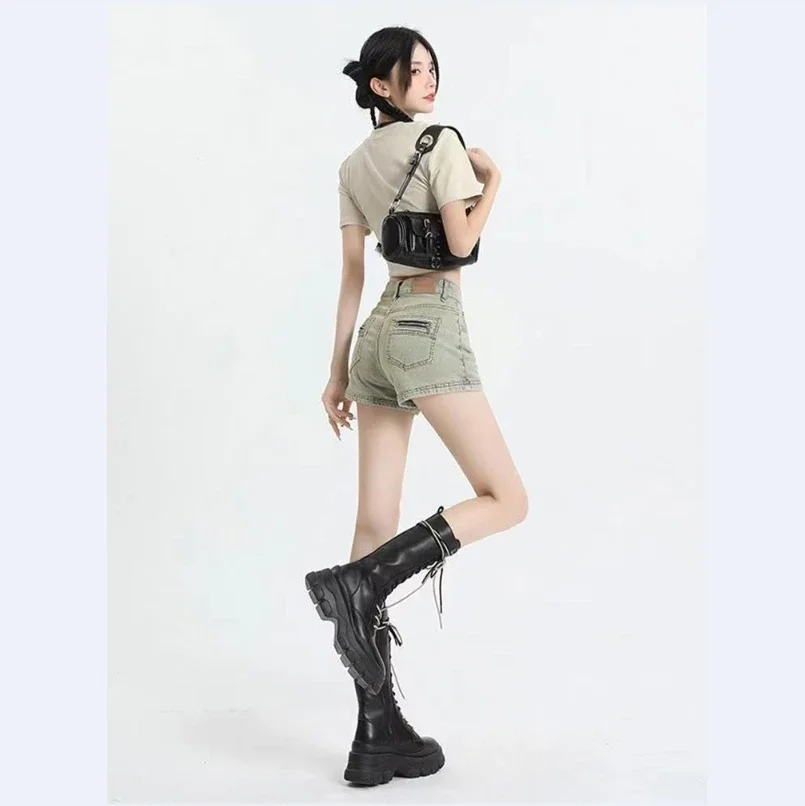 Celana pendek DENIM ฤดูร้อนทรงเอไลน์โอเวอร์ไซส์สำหรับย้อนยุคสำหรับผู้หญิงกางเกงฮอทผ้าเดนิมเอวสูงยีนส์ขาสั้นมีขากว้าง2024