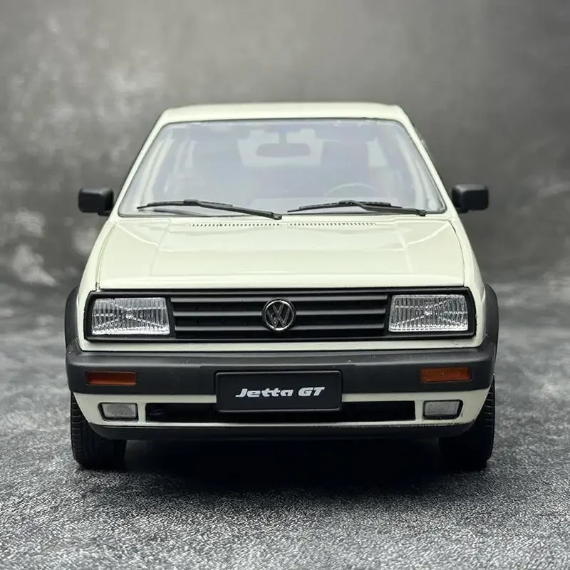 Original 1:18 Volkswagen JETTA GT MK2 alloy model, children's collection of decorative toys, Christmas gifts for children.