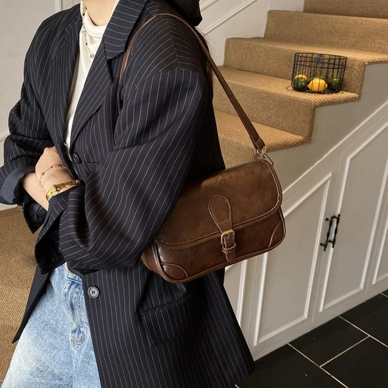 Luksusowa damska torebka na łańcuszku, skórzana listonoszka, elegancka torebka, modna mała kwadratowa torebka.