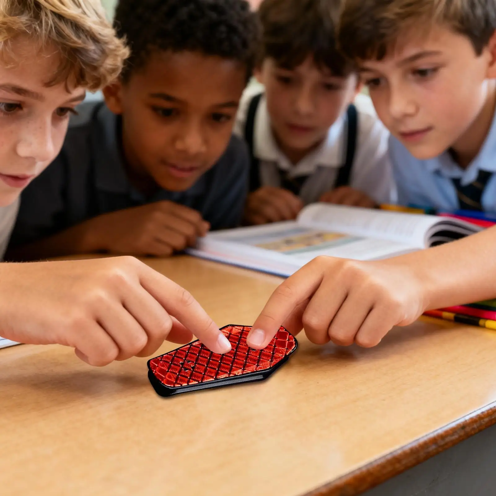 ألواح تزلج على شكل إصبع مغناطيسية صغيرة على سطح السفينة من أجل تخفيف التوتر للأطفال وحفلات الأولاد والفصول الدراسية وأعياد الميلاد #4