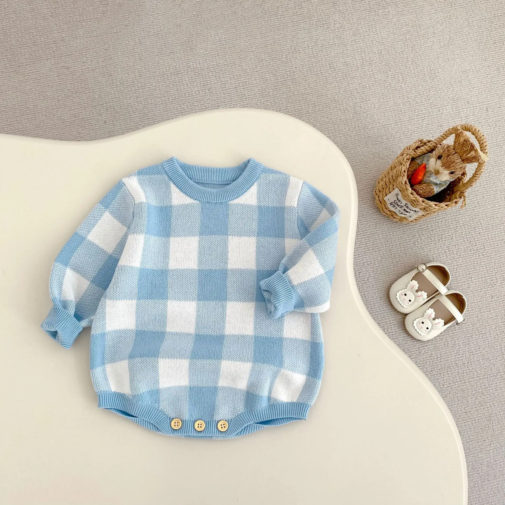 

Новая осенняя одежда для малышей 0-3 лет, изысканный и милый клетчатый топ с летающими рукавами для девочек, синий топ