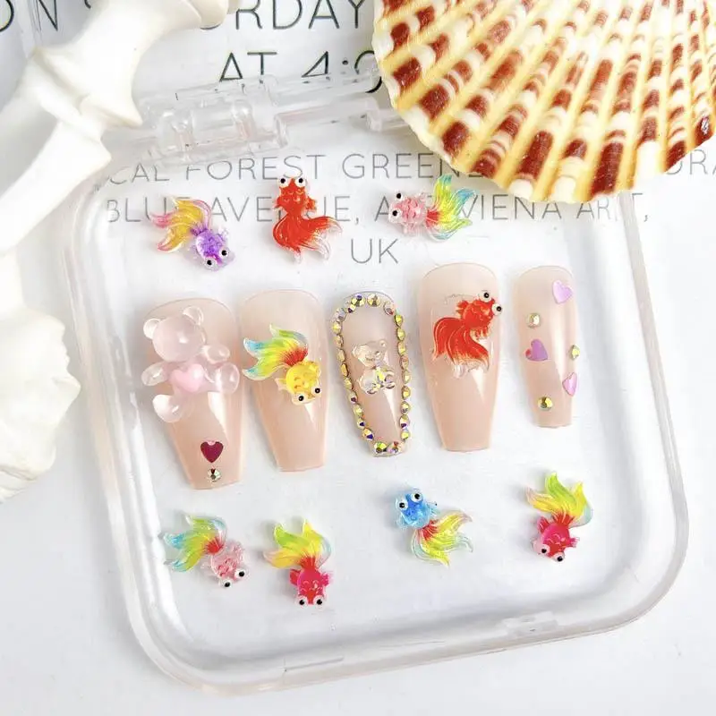 Cartoon Gradient Color Goldfish Nail Charms 3D simulato Cute Koi Resin Nail Art Decoration per realizzare disegni di unghie a forcina fai da te