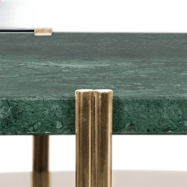 Moderner Doppel-Couchtisch im Villa-Herrenhaus-Wohnzimmer