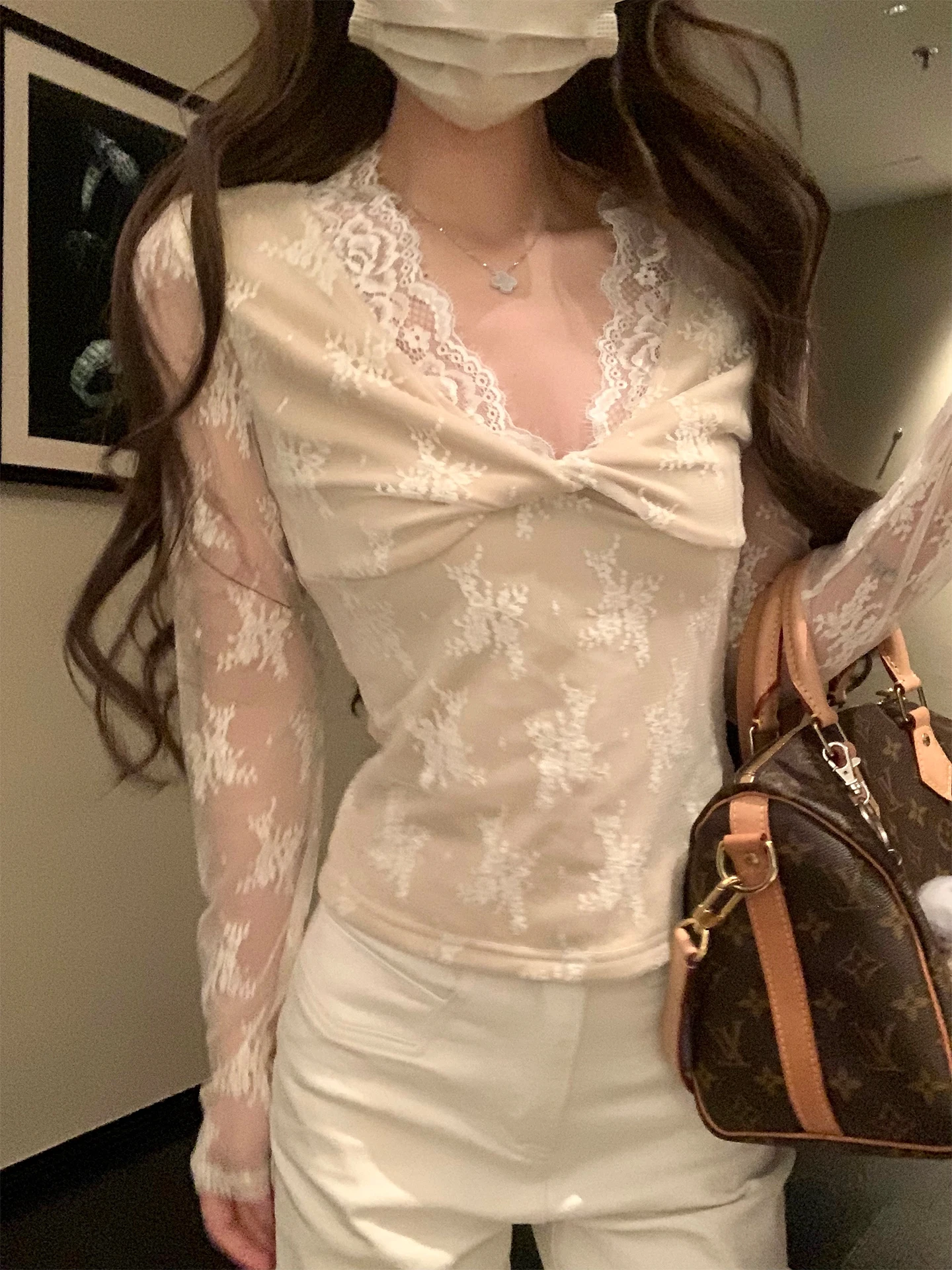 

XXIIUU Весна-Лето 2026: Женская кружевная блузка с узлами и длинными рукавами, базовая модель для ношения под одеждой, корейский стиль, нейлоновая ткань, теплая.