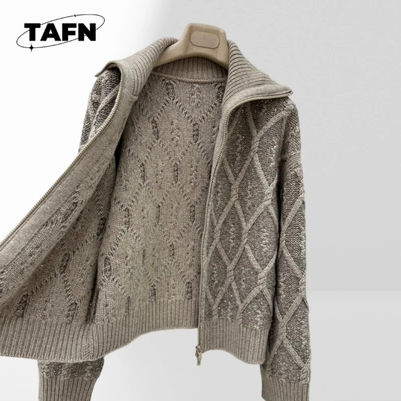 100% caxemira 2025 clássico estilo retrô cardigã de caxemira, calor luxuoso para configurações casuais AI0316