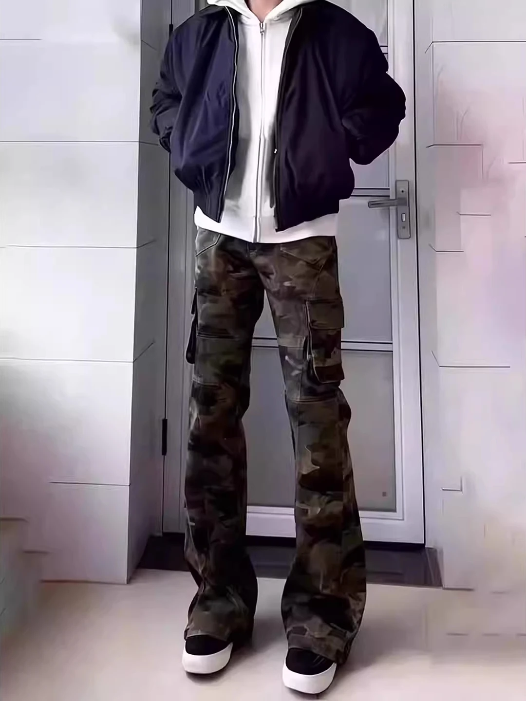 

Men's Camouflage Workwear Jeans Winter American Style Fleece Lined Long Pants Cleanfit Multiple Pockets Flared Denim Pants