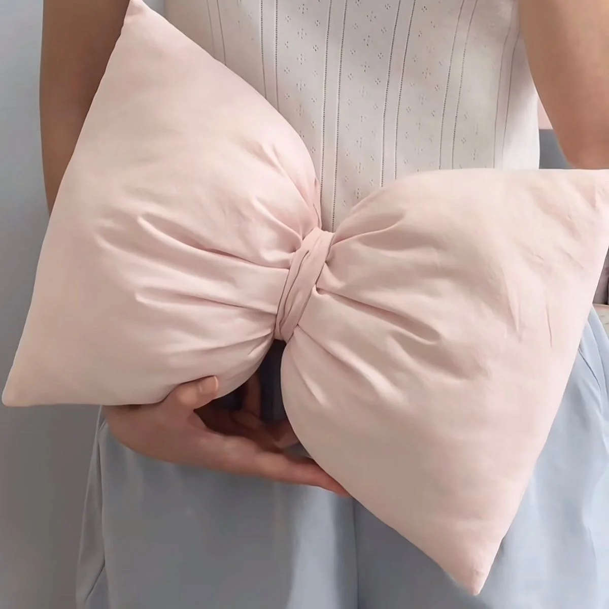 Light Blue Bow Throw Pillow 3D Stereo Bow‑knot Cushion Soft Plush Decorative Pillow for Sofa Bed Bedroom Home Decor