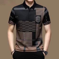 Camiseta de manga curta com gola virada para baixo masculina, botão de impressão de letras, camiseta polo listrada, pulôver fashion, verão, novo, 2023