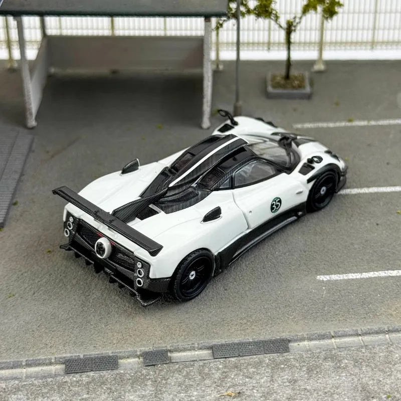 HKM 1/64 Pagani Zonda Kerstversie Legering Speelgoed Motorvoertuig Diecast Metaal Model Geschenken