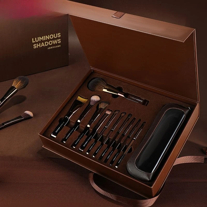 11 light and shadow makeup brush set, foundation brush, blush brush, concealer, eyeshadow brush, free gift box.
