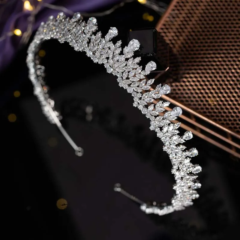 Imagem -06 - Hadiyana-cubic Zirconia Tiara de Cristal Coroas Brilhantes para a Noiva de Casamento Cor de Ouro e Prata Tiara Linda Enfeite de Cabelo Bc6526