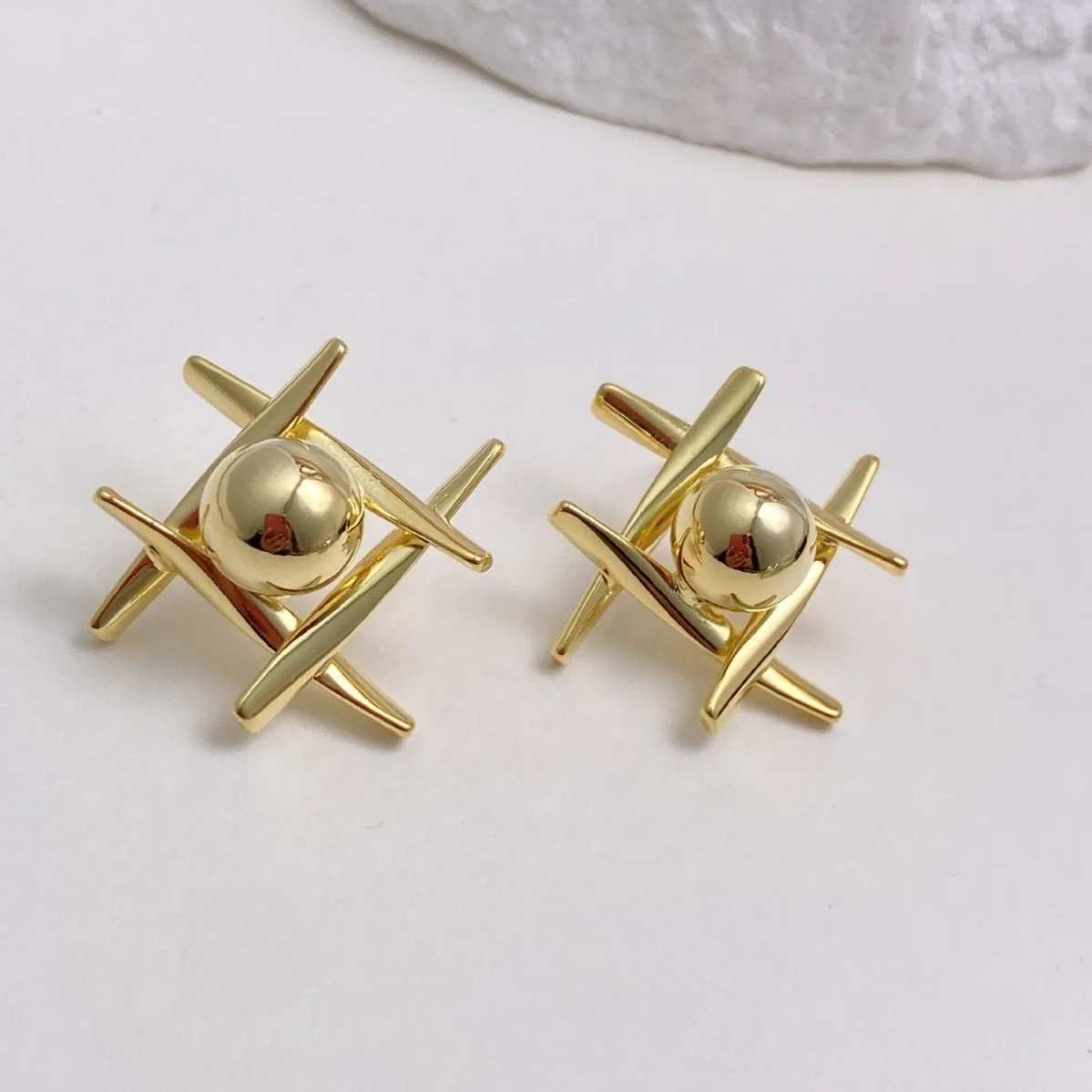 European And American Retro Metal Tic-tac-toe Cross Circle Geometric High Class Sense Temperament Earrings