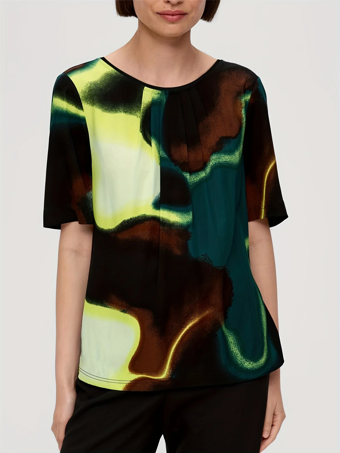 

Женская футболка больших размеров с короткими рукавами и круглым вырезом