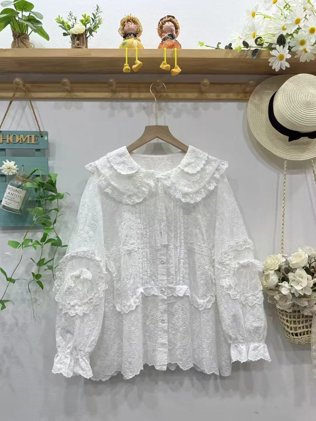 جديد 2025 قميص كتان قطني بأكمام طويلة للخريف ، دانتيل مطرز مكشكش للنساء ، بلوزة فضفاضة للتنقل الجميل من Mori Girl T58556CC