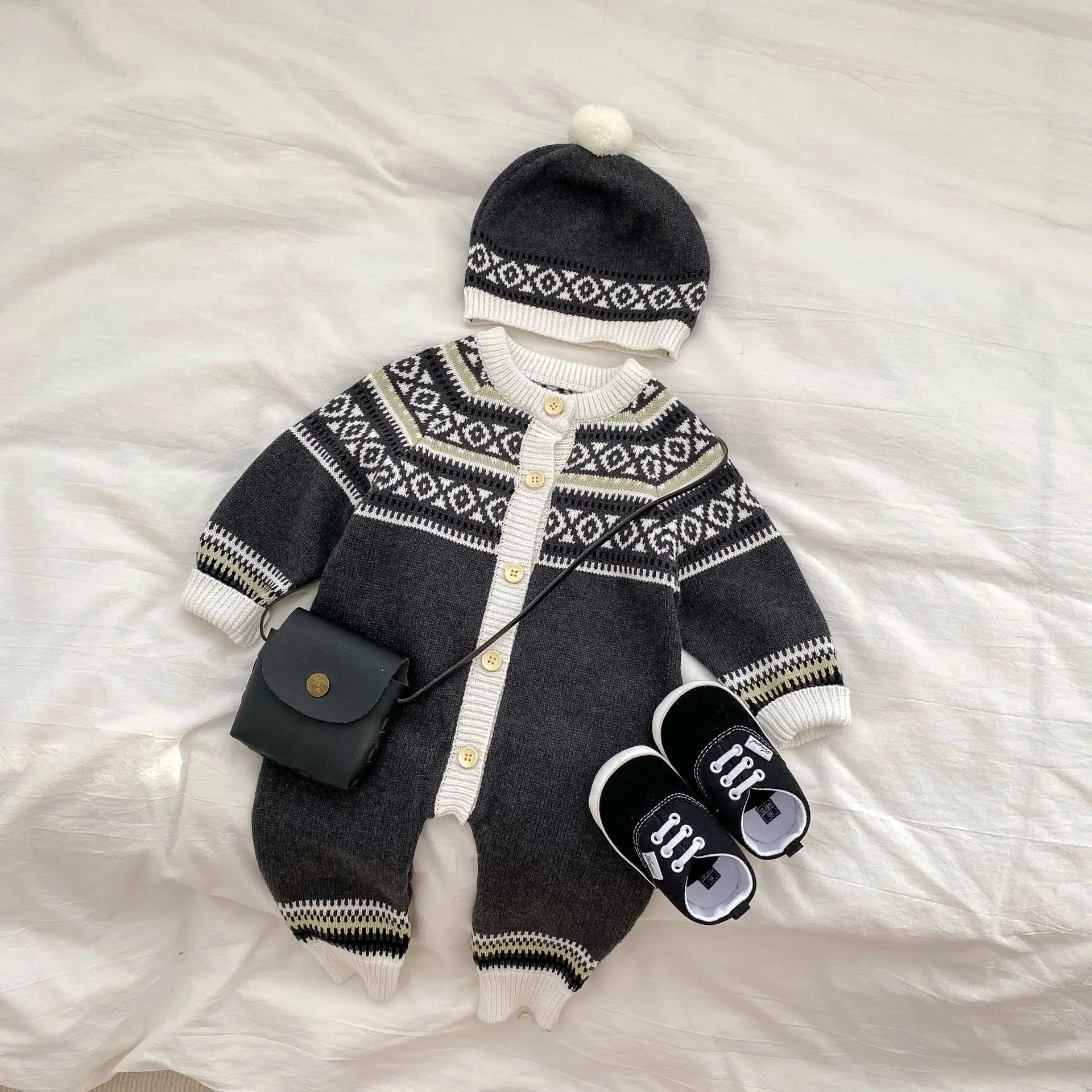 

2023 Autumn Winter Kids Clothing Baby Romper with Hat Newborn Diamond Knitted One-piece All-match O-neck Cotton Jacquard Weave