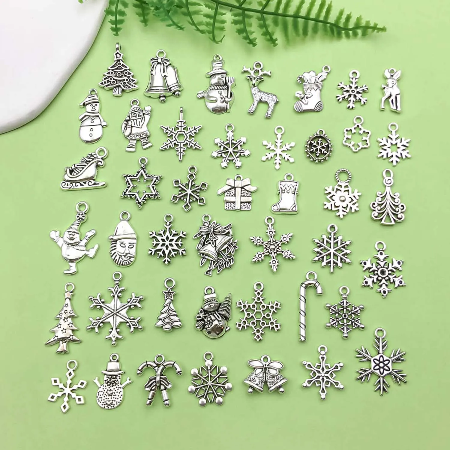 20/43pcs Christmas Decoration Charms Alloy Santa Claus, Snowflake, Gift Design Pendants for DIY Jewelry Making Accessories