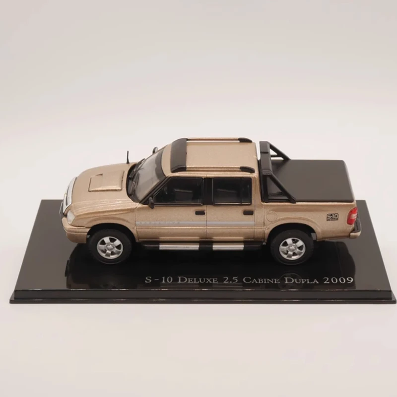 IXO Diecast 1:43 Scale S 10 Deluxe 2.5 2009 Pickup Alloy Car Model Finished Product Simulation Toy Collection Gift Static Model