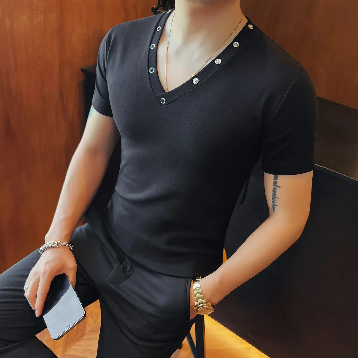 Rivet High-Stretch Knitwear T Shirt For Men V-Neck Short Sleeved Summer New Quality Cotton Elastane Slim Fit Camisetas De Hombre