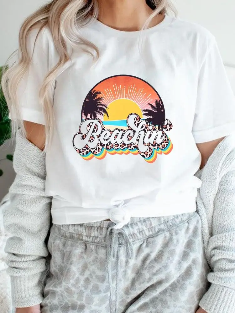 

Футболка женская летняя с леопардовым принтом, топ с коротким рукавом и надписью, Пляжная Праздничная мультяшная рубашка, модная одежда с графическим принтом