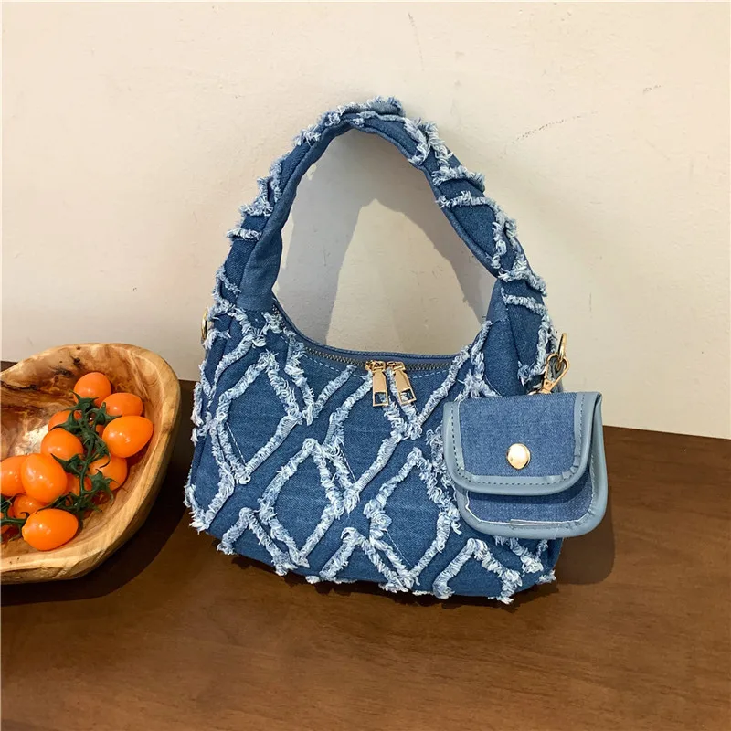 This Rhombus Denim Handbag Is Stylish, Simple , Suitable for Work, Commuting and Dating.