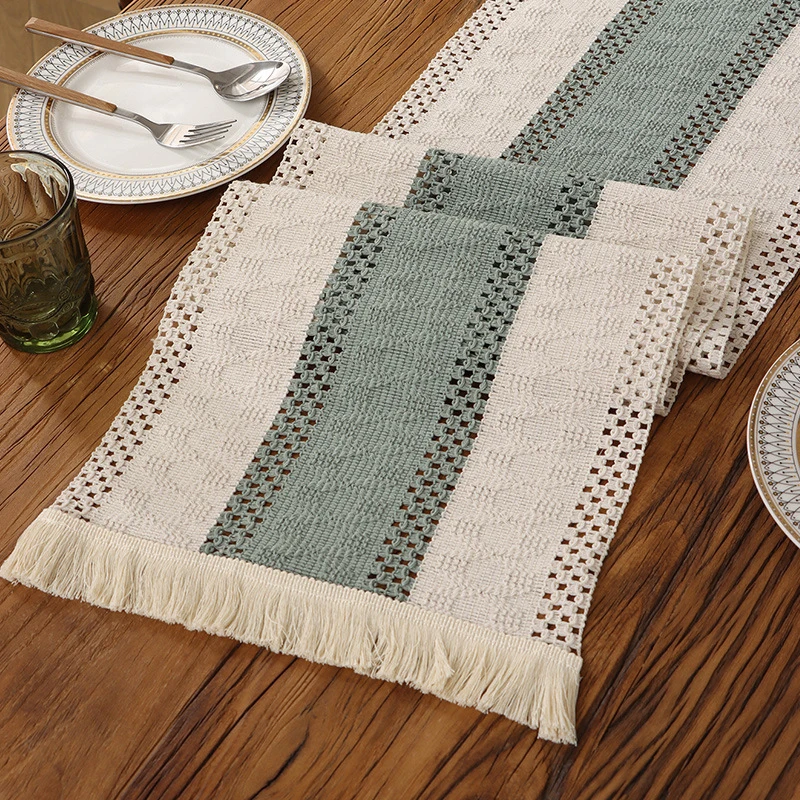 American table runner made of cotton and linen with stripes, hemp rope splicing, and tassels for dining table decoration
