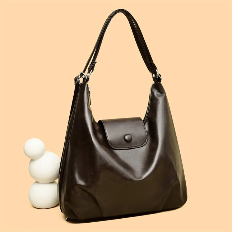 

2026 Весенняя шикарная женская сумка через плечо на молнии из искусственного материала, идеально подходящая для офиса и приключений на выходные