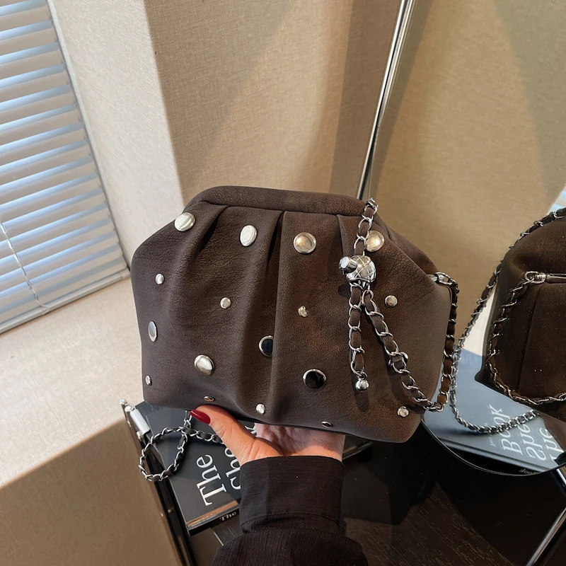 

Explosive Mushroom Nail Bag European and American Fashion Western Style Chain Shoulder Bag Work Commuter Niche Design Shell Bag