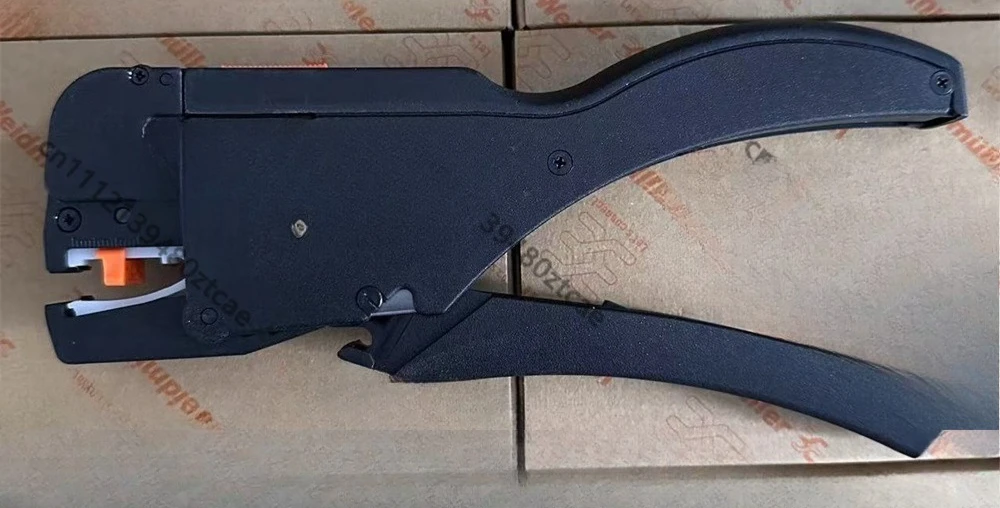 Multifunctional Ferrule Crimping Stripping Plier For 0.5-2.5mm² Stranded Wire End Terminal Hand Electrician Tool