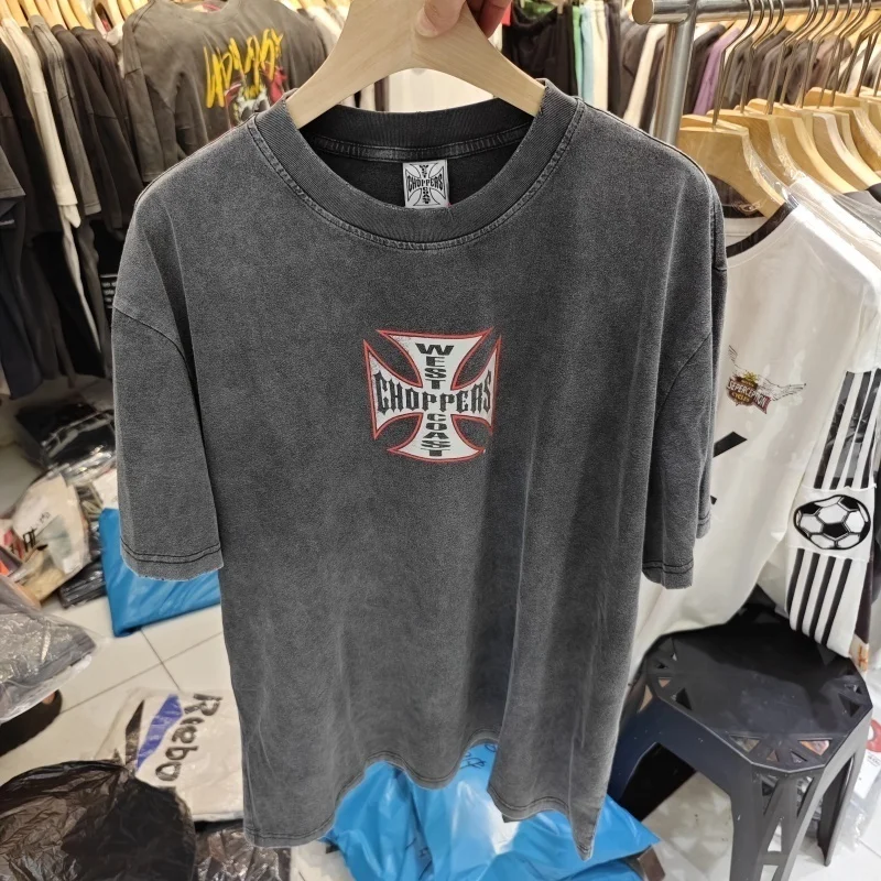 Camiseta casual retro lavada con estampado moderno, estilo streetwear holgado, top informal de tendencia para el día a día