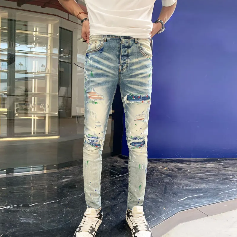 Street Fashion Men Jeans Retro Light Blue Stretch Skinny Fit Patched Ripped Jeans Men Painted Designer Brand Hip Hop Denim Pants