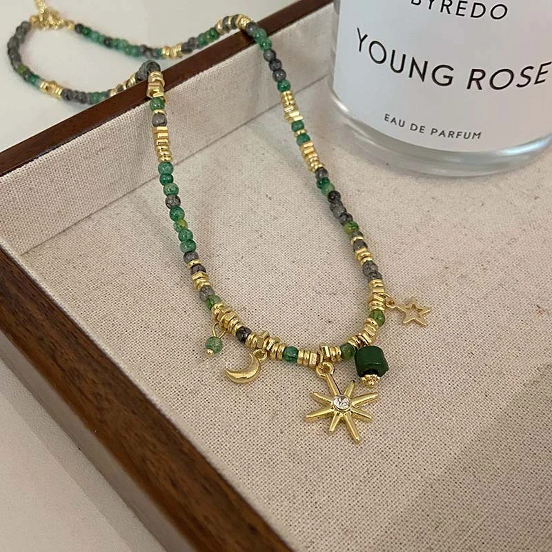 Vintage Green Stone Beaded Necklace Star Moon Sunflower Charm Clavicle Chain Women Party Jewelry Summer Vacation