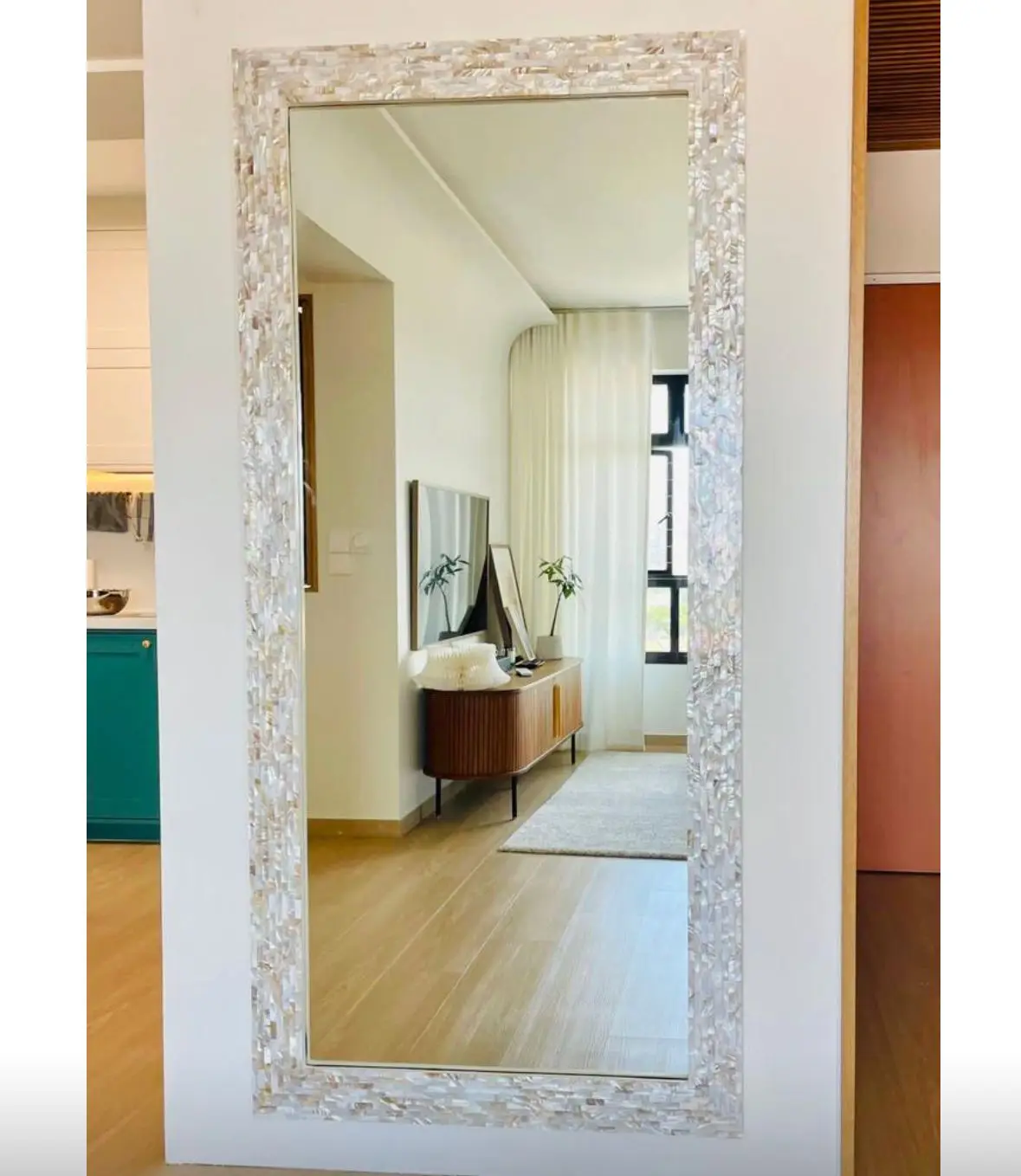 Natural Mother of Pearl Inlay Full Size Luxury Decorative Mirror for Hotels and Apartments