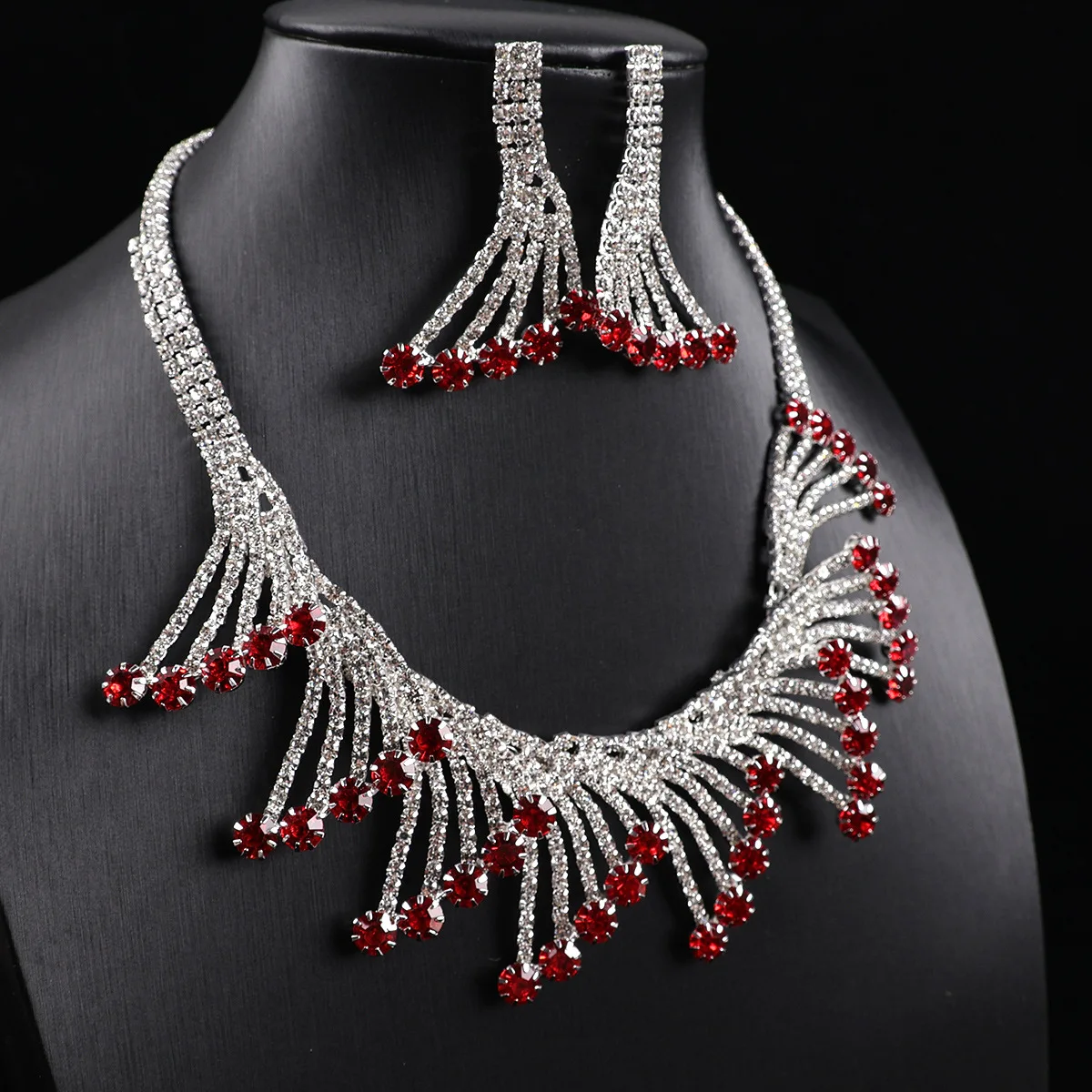 Classic Elegant Scalloped Crystal Bridal Jewelry Set Shiny Rhinestone Fashion Wedding Dress Banquet Women's Necklace Earring Set