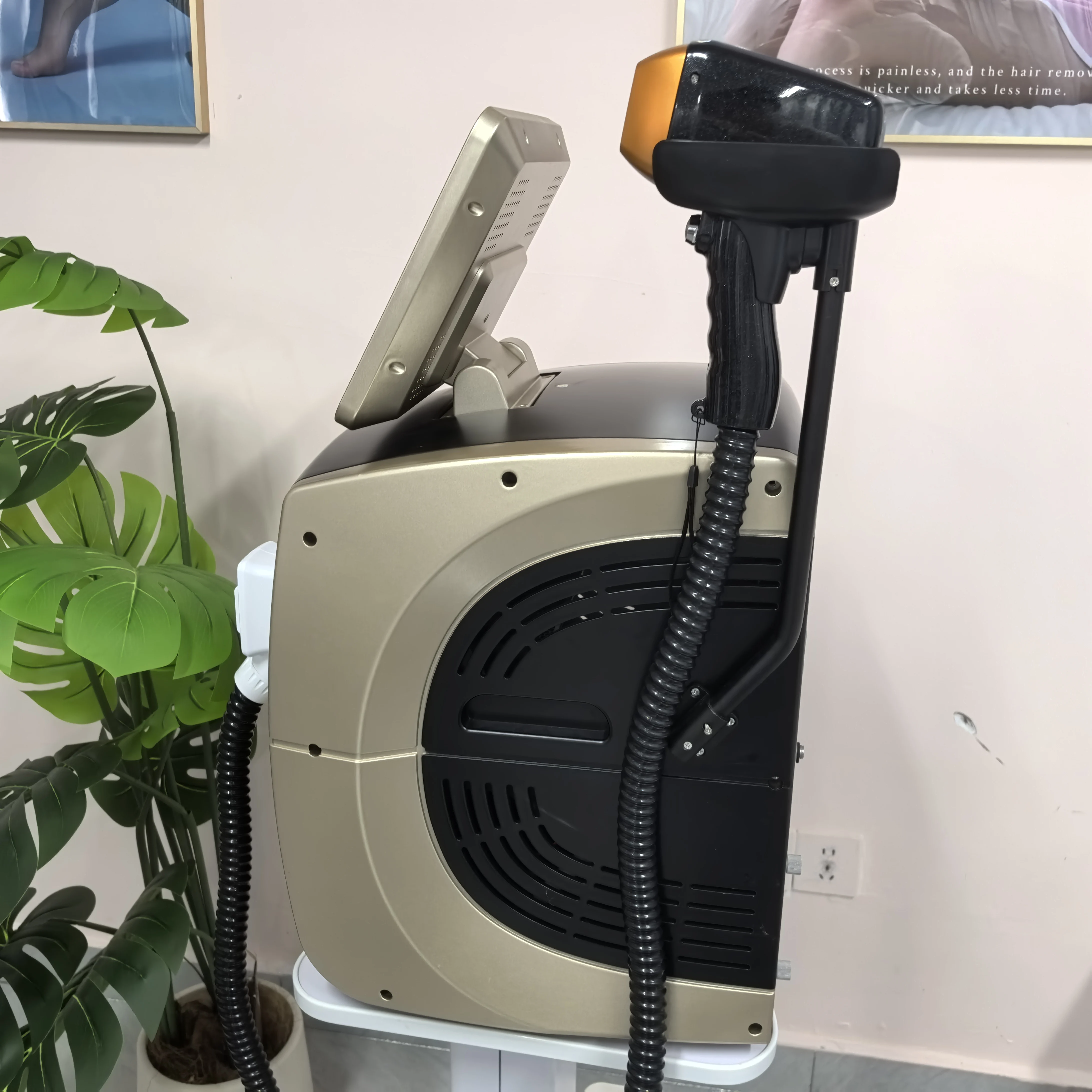 أفضل آلة إزالة الشعر الدائم إزالة الشعر بالليزر 808nm ديود آلة إزالة الشعر بالليزر 755 808 1064 إزالة الشعر بالليزر