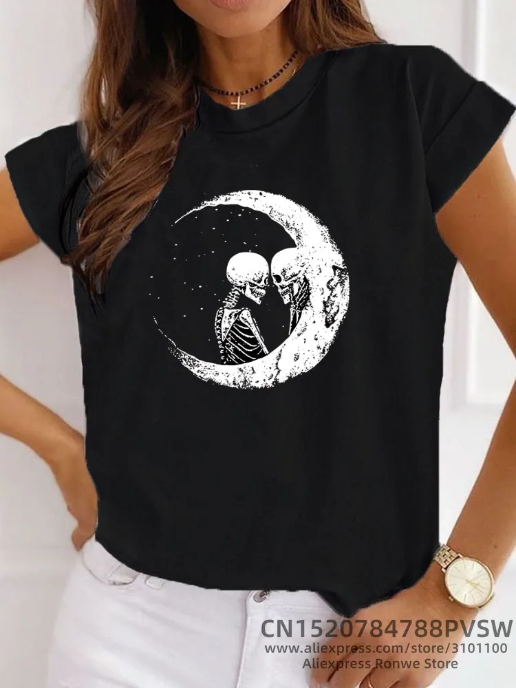 Skull Moon Vintage Graphic Womens T-shirts Girl Summer Short Sleeve Crewneck Tops Oversized Tops Tee Trendy Casual Loose Clothes