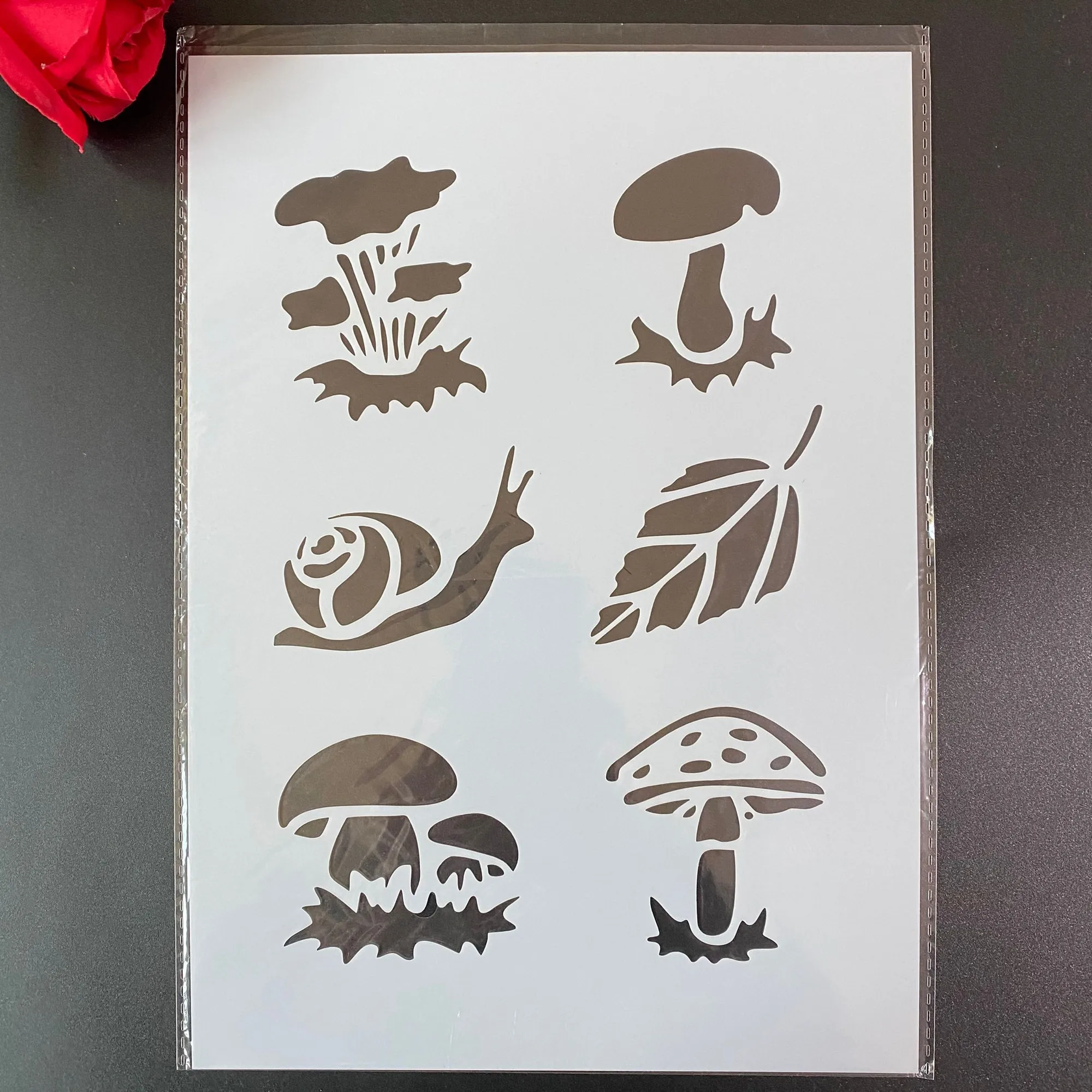 

DIY Stencils Wall Painting Scrapbook Coloring Embossing Album Decorative Paper Card Template A4 29 * 21cm Snail mushroom