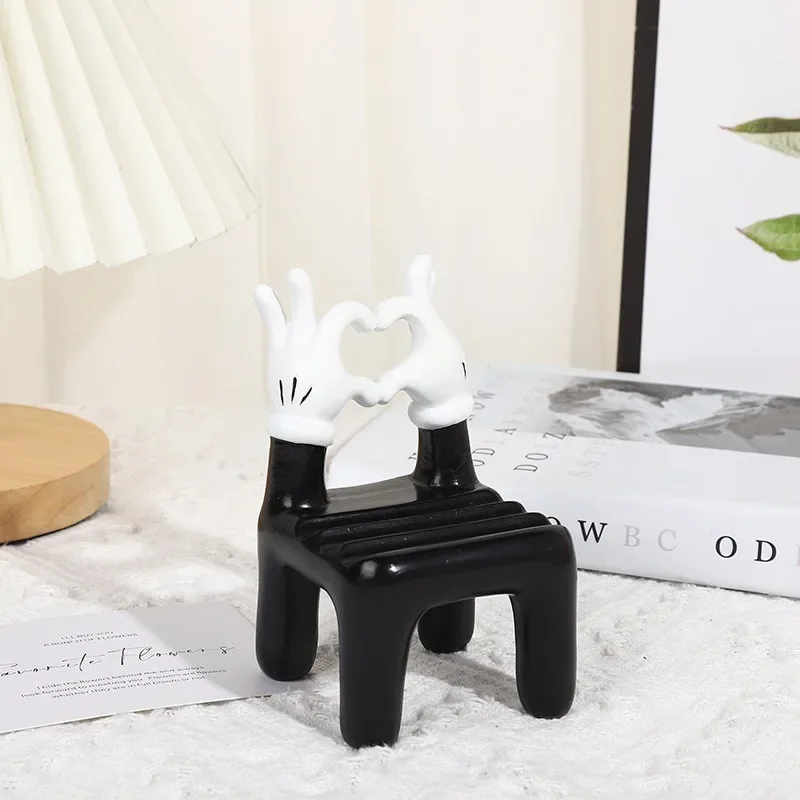 

Environmentally Friendly Resin Heart Phone Holder Cartoon Desktop Decoration Creative Small Chair Ornaments