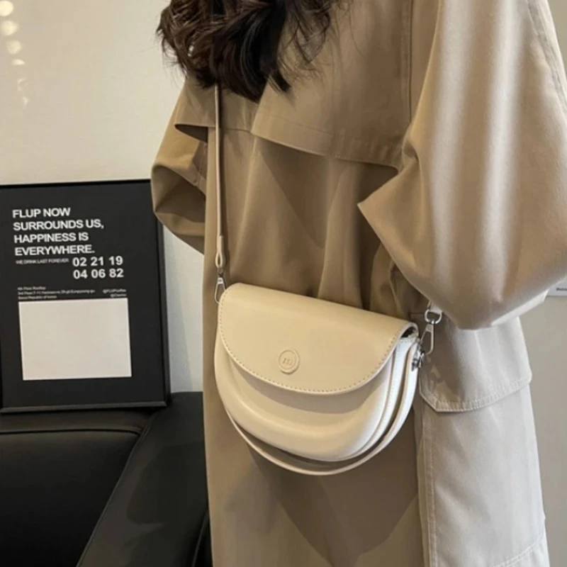

Fashion niche exquisite hundreds of handheld simple small square bag shoulder bag work commuting crossbody oblique female bag