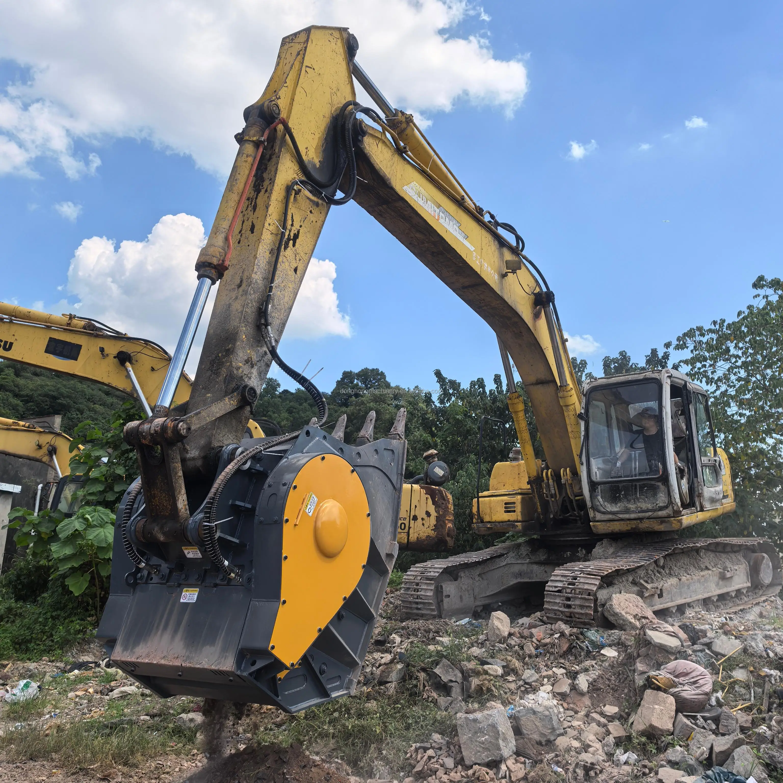 Giant Hydraulic Crusher Bucket for 30+ Ton Excavator, Jaw Crusher Bucket Attachment for Primary Mining and Blasting Work