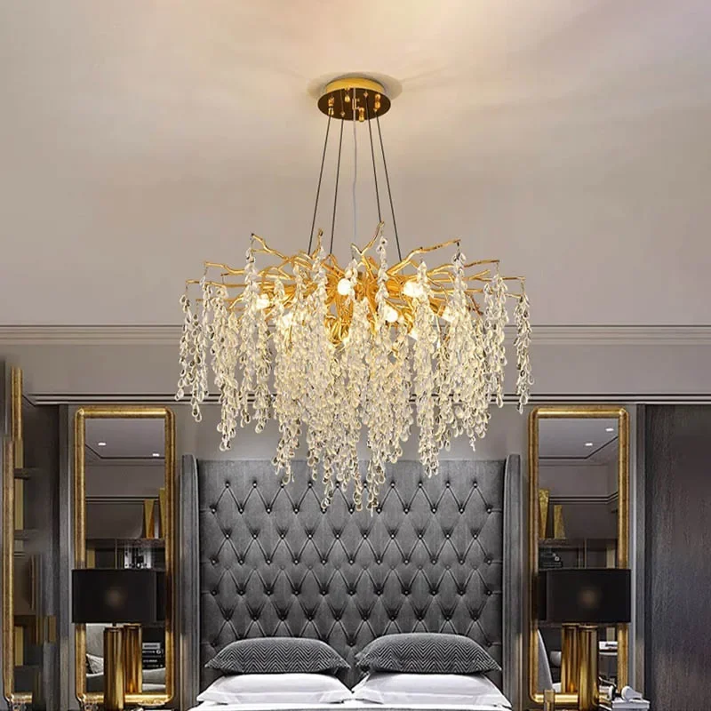 lustre de cristal com formato dourado lampada do teto interior e quarto moderno e luxo sala e quarto 01