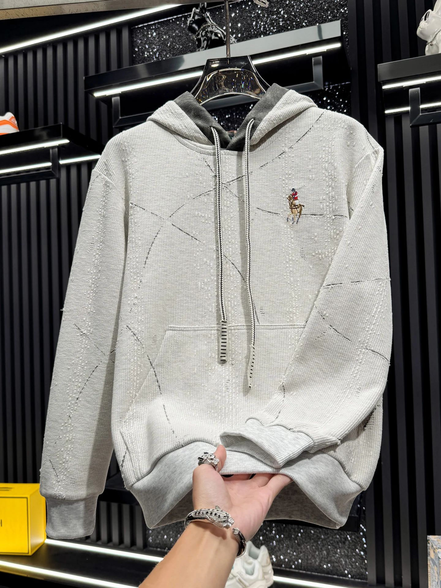 

Мужская толстовка с вышивкой, свободного кроя, повседневная, с длинным рукавом, из смесового хлопка и полиэстера, модная