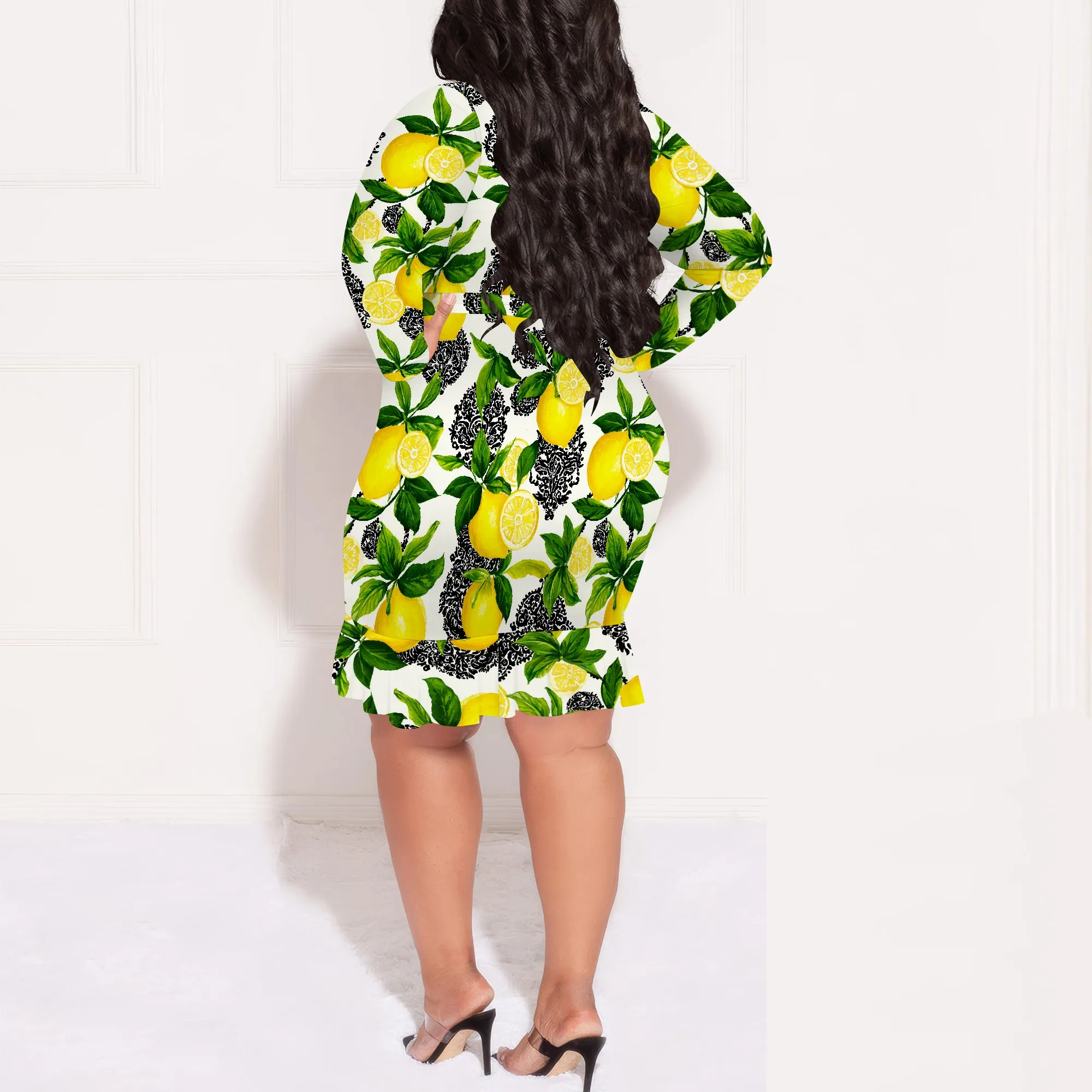 ชุดเดรส Sundress ลายดอกไม้คอวีเซ็กซี่ของผู้หญิง