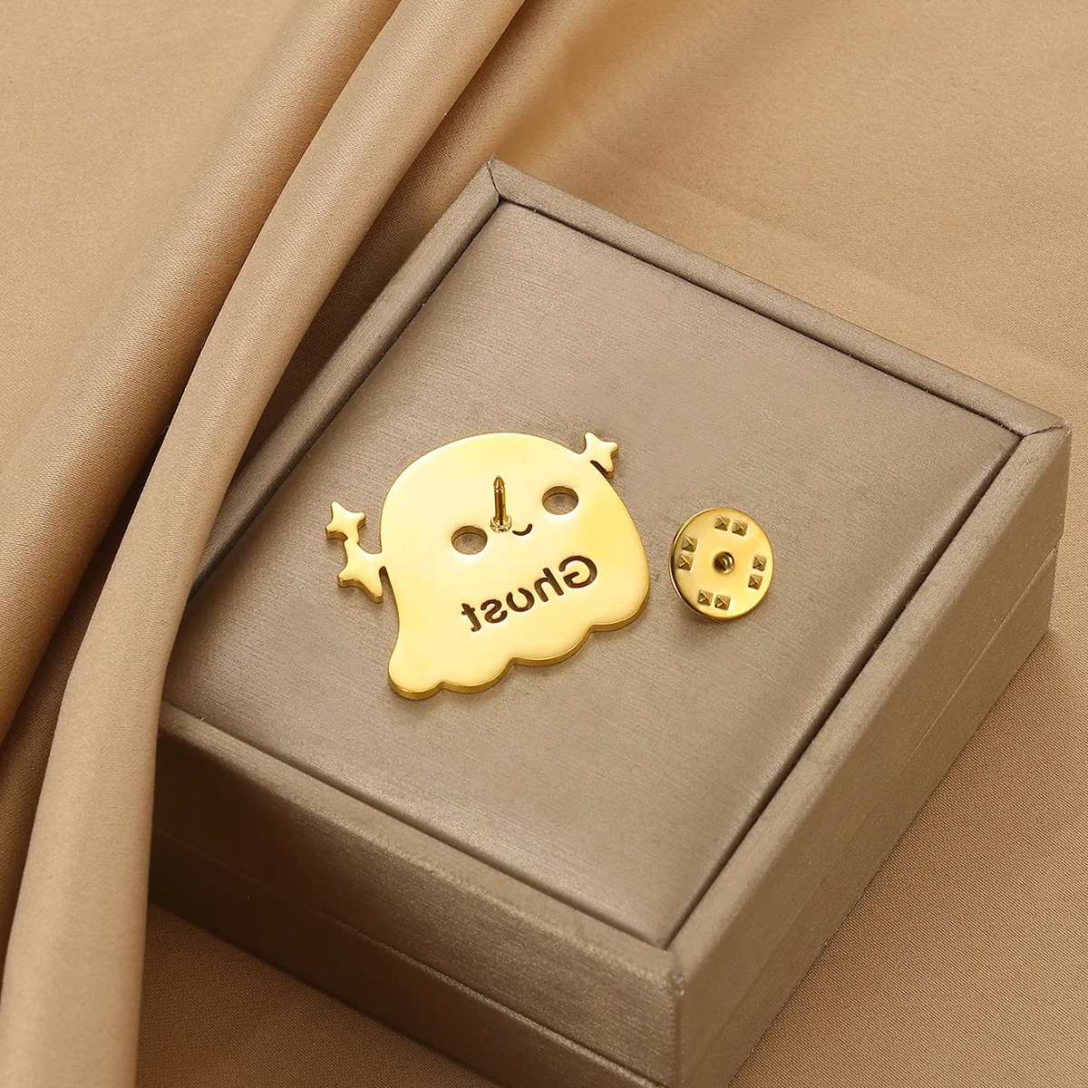 Retro Ghost Name Brooch For Men Gold Color Stainless Steel Letter Brooch Hip Hop Party Halloween Gift