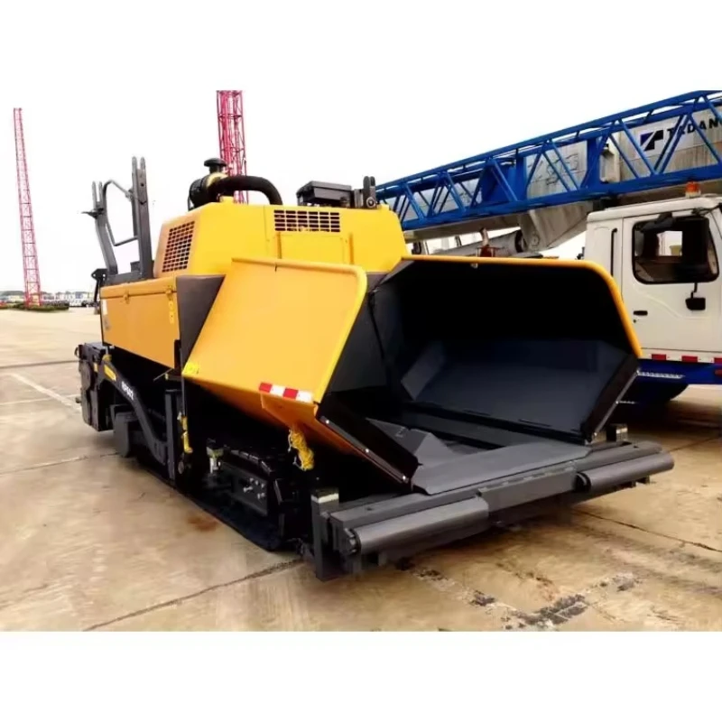 Low Fuel Consumption RP602 118kw Crawler Paver with 13t Hopper Ideal for Airport Runway Projects
