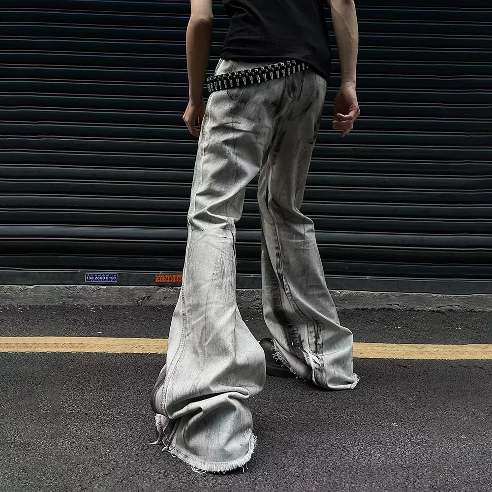 Рисунок 2 - Мужские расклешенные джинсовые