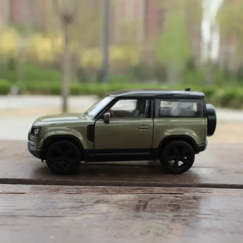 WELLY 1:36 2020 Land Rover DefenderจําลองรถDiecastโลหะรุ่นรถเด็กของเล่นของขวัญ